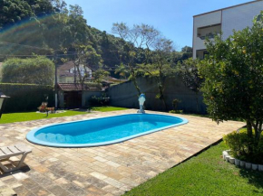 Casa agradável com piscina e lareira